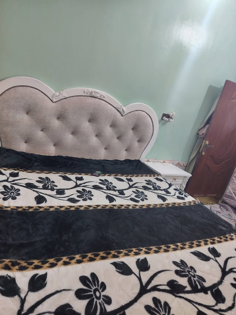 غرفه نوم صاج مع ديوان 14 نفر
***********
