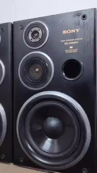 سوني V550 • ١٠٠واط • نظافة جيدة