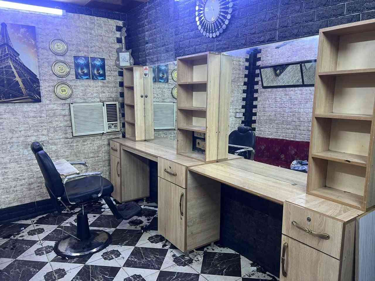 ميز حلاقه للبيع نظيف. كلش الي يريده هذا رقم صاحبه
***********

