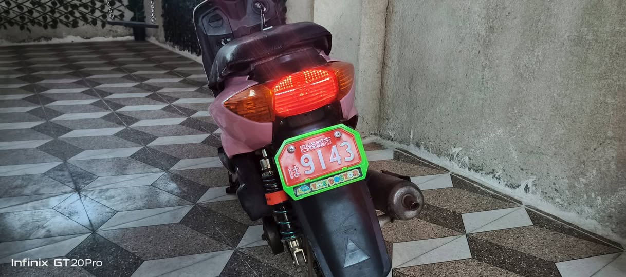 سلام عليكم سكنس للبيع او المراوس دراجه فول ومكفول لا تنقيص ولا تبخير دراجه بوشه 53 بلاد دراجه شلعه مو كلش بس معدل دراجه خير من الله دراجه بيها كفرات جدد وبعد بيها هواي اشياء جدد سعر 650 وبيها مجال  قليل مكاني شط العرب جزيره ***********
