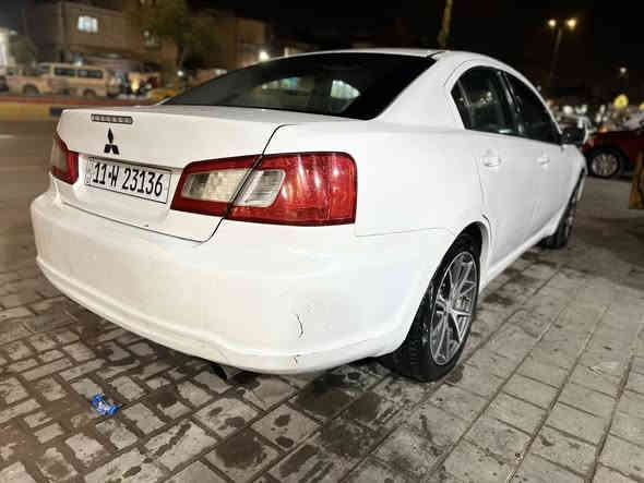 السلام عليكم 
كلنت موديل ٢٠١١
مواصفات نص فول 
كير محرك مكفولات
صدر جديد تبريد ثلج 
رقم بغداد
سنويه باسمي شرط التحويل 
سياره صبغ حزام جماليه
السعر 85 $
وبيه مجال
العنوان بغداد الشعب
***********
