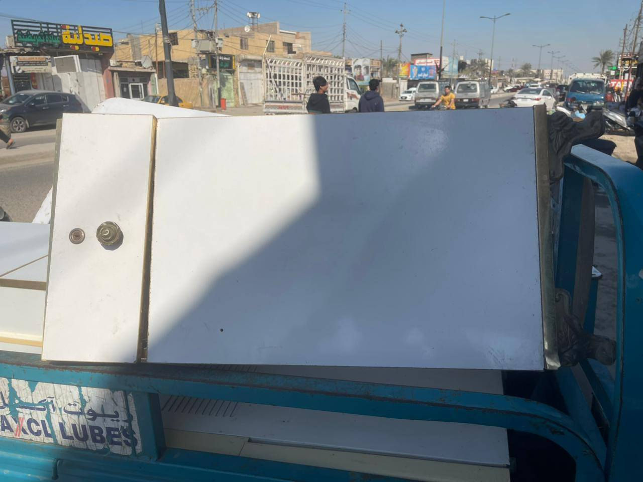 غراض مال حلاقه وحته جهاز مال تنضيف بشره للبيع العنوان حله ورديه خارج قرب علوت المخضر يم البسطيات مال المخضر بيع مستعجل كلش لان مكان ماعندي وعندي بردات مال مي هم ***********
