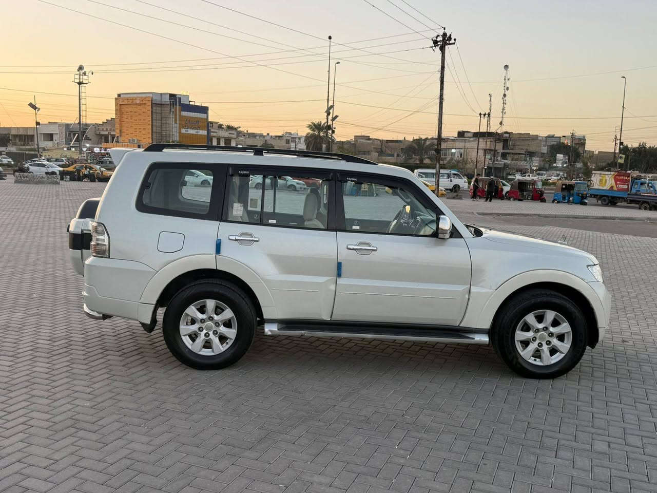 سلام عليكم باجيرو موديل 2010  للبيع حبتور فول مواصفات رقم جديد بسمي  بدون حادث السعر 148 مكان السياره بغداد الاستفسار رقم ***********
