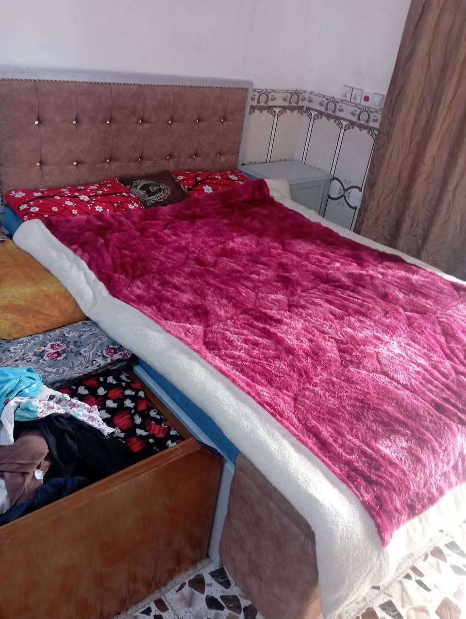 للبيع غرفه تزكام المكان حله ابو غرق السعر مليون 100 اتصال ***********
