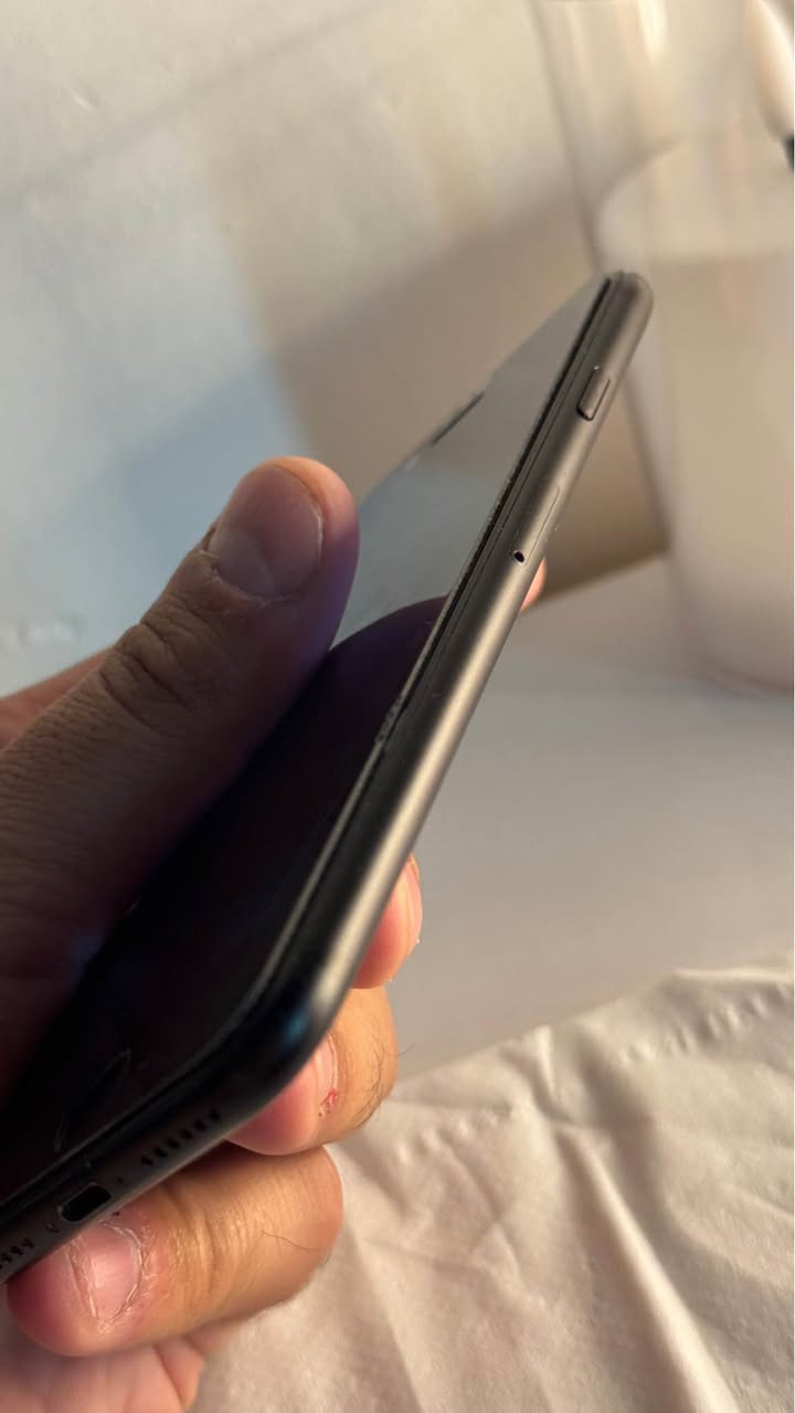 iPhone 7
لون اسود
مبدل بطاريه فقط
نظيف كلش
ذاكرة 32 
بصمه ودكمه
كارتونه همات وياه أربيل, العراق


**إذا كنت صاحب هذا الإعلان وتريد حذفه لأي سبب، رجاءا أرسل رسالة إلى الدعم الفني**