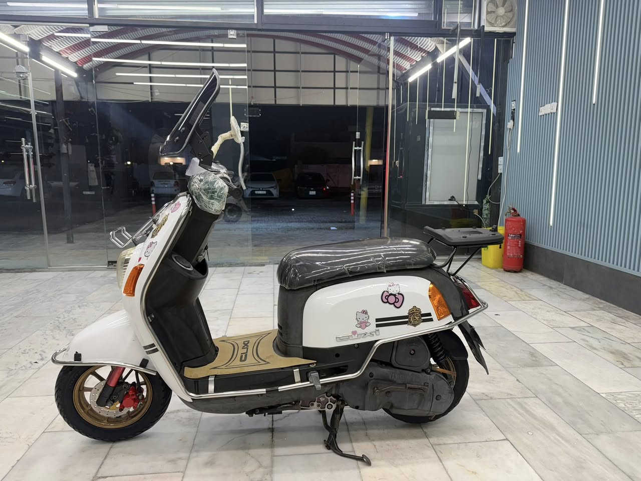 السلام عليكم شباب بوليس لل بيع صاله سبوع من نازله رمبه درجه خير من الله درجه بيه تزويد اصلي بنزين محسن و دهن موتل سعر خاص لو دك رقم (***********)مكاني بغداد
