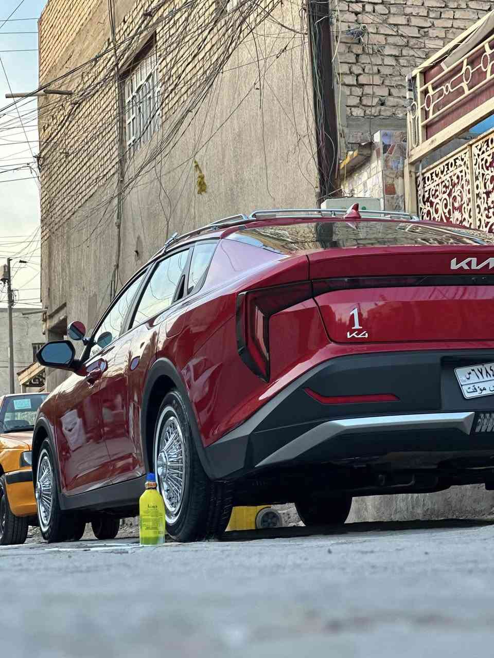 السلام عليكم كي 4 موديل ٢٥ السيارة جاهزة من كلشي بدون ايرباك الحادث موضح بل صور بدون شواصي بدون الاغود بدون تبديل السعر خاص رقم الهاتف *********** رقم الواتساب 
***********
