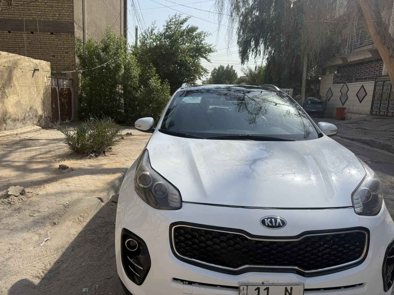 سبورتج. للبيع بأختصار.  محرك ٢٠٠٠بصمه بنوراما. رقم بغداد. السعر ١٧٨ وبيها مجال. الاتصال *********** مكان السياره كربلاء.
