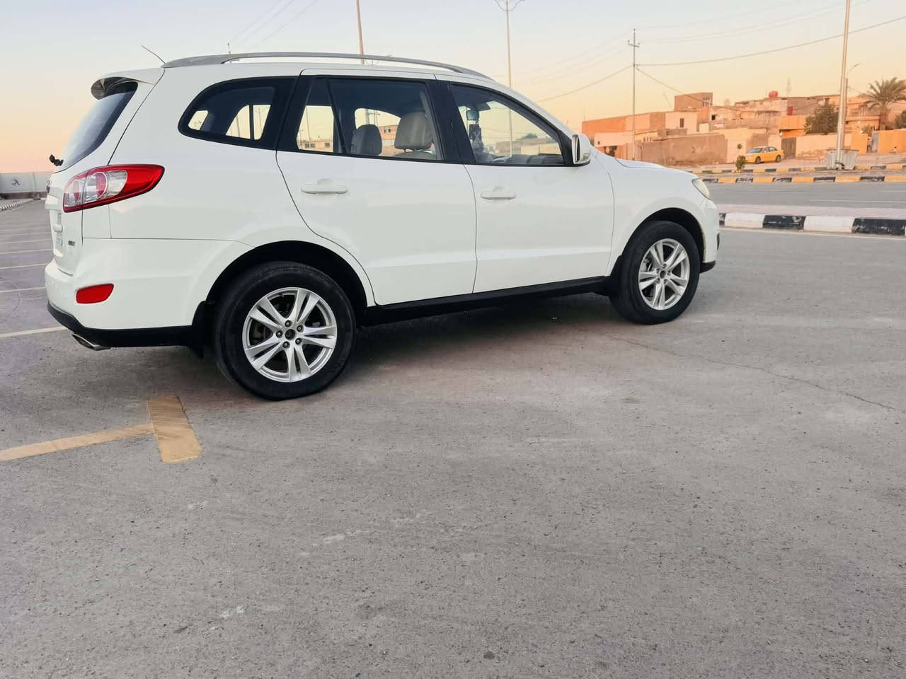 سلام عليكم للبيع سنتافي 2012 رقم بغداد خليجي محرك سته مشروع وطني مبدل بس الجنطه العنوان الكوت شيخ سعد السعر 165الرقم ***********
