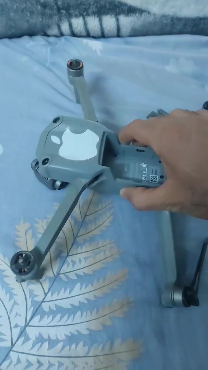 السم/DJI AIR2S
كومبو.٣بطاريات. 
جنطه. مدرعه. العنوان بغداد ***********
