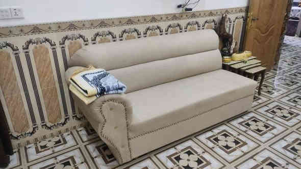 محل همام هاشم عمل تخم القديم والجديد وتحوير الكرويتات العنوان الشارع الفاصل بين الجمعيه الأولى والثانيه واتساب ***********
