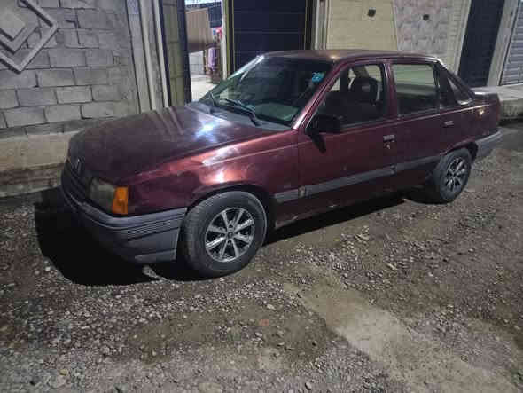 السلام عليكم كاديت صندوك محرك14 للبيع موديل 1990كابون بانزين ورقي محرك كير شرط كهربائيات شغاله مابيهاصبغ بيها خياس دواسات ودوائر رقم انكليزي مسطره هزه صار اسبوع بسمي وكاله وتحويل السعر 25 اقصاد مابيع ***********
