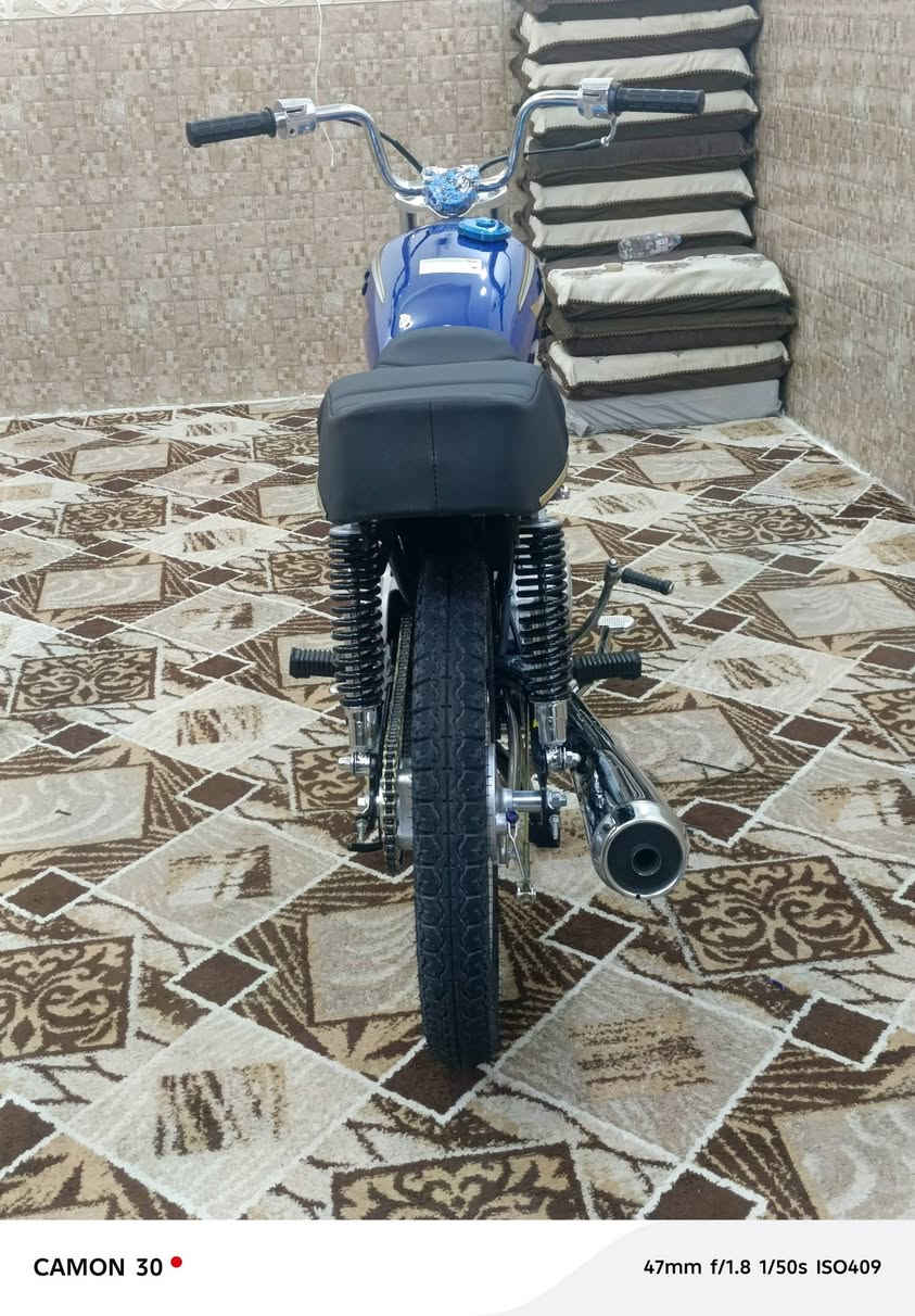 سلام عليكم دراجه نامه للبيع اليوم العصر عمرته غراض كله مال وكيل وكله اصلي ما عدا المكينه هم مال وكيل بس مجفته مرتين 
 شاصي اصولي تصعد هزه وتترقم 
كلشي كامل 
العنوان بصره شط العرب 
السعر مليون 
الرقم ***********
