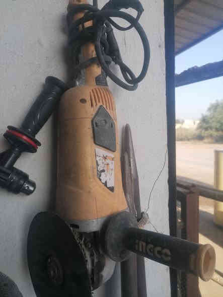 السلام عليكم.                                                                     كوسره كبييره انجيكو  +كوسره جدران انجيكو+ كسار تام 2 درين فر انجيكو حادلات 2 جاهزات وعلى فحص العنوان بابل ابو غرق ***********
