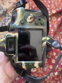 نيكون 3200 • نظيفة • بطاريتين