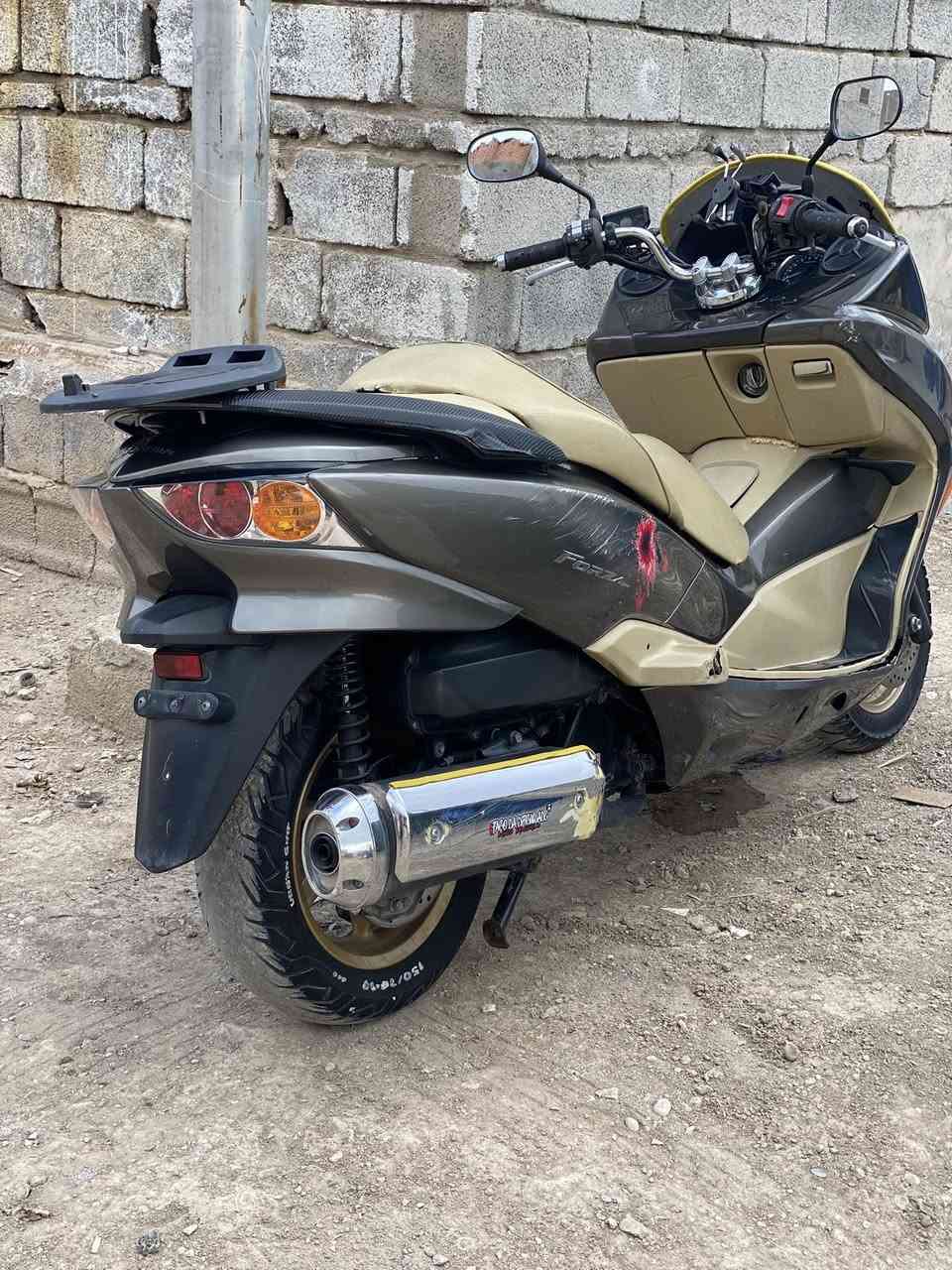 فورزا صفر ١٠ سرائيلي
مواصفات_ABS_تدفئه يدات_مسجل 

مكينه خير من الله لا تنقيص للتبخير ولا مفتوحه 

السعر ١٦٠٠ وبيها مجال بسيط 

العنوان ديالى بعقوبه 

***********
