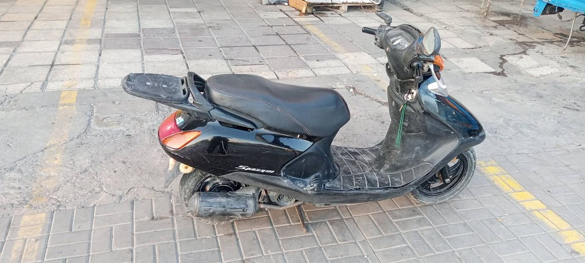 سلام عليكم دراجه سبيسي للبيع العنوان بغداد دراجه مجفته بستم ورنكات كفراتها بلاديه كهربائياتها شغاله
الاتصال ***********

