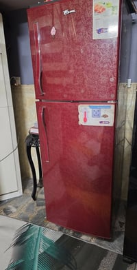 ثلاجة • نظيف جدا • حجم كبير