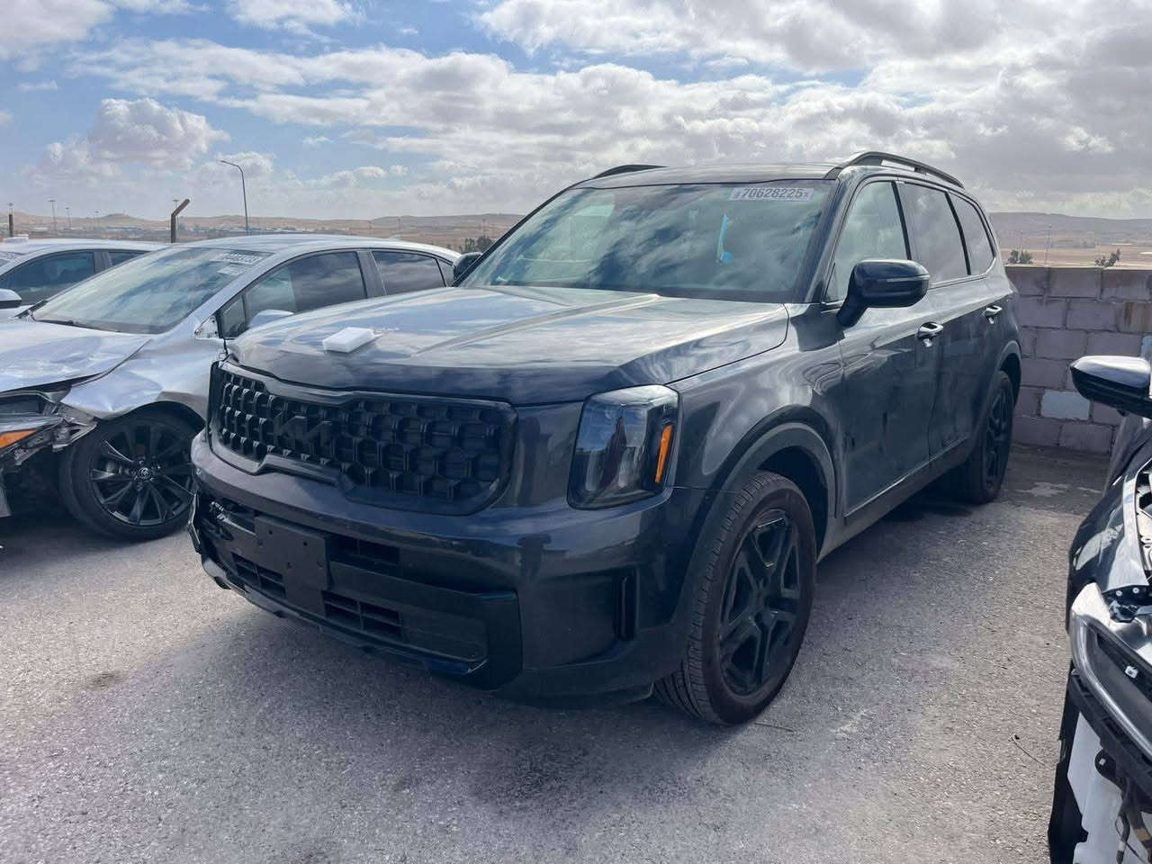 السلام عليكم كيا تولرايد موديل ٢٥ ماشية ٣ الاف حاليا بلعقبة تفيد العندة كتاب شهداء او حرة بكيفك بدون كمرك وتصليح واصلة لليوسفية. اني دافع النقل ٢١٠ ورقة للاستفسار واتساب *********** مكاني بغداد
