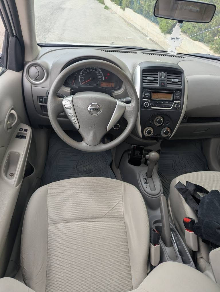 نیسان صنی مۆدیل 2020
زۆر خاوینە
سەنەوی نویە
هیچ مەسرەفی نیە
پێشی تازە توند کراوە
ماوەی رۆشتن 170 هەزار
یەک چاملغی پشتەوە سبوغە
چەمپی پشتەوە هەیە
لەکەل دوو تعدیلی بچوک
هیچی تری نیە
شوین هەولێر
***********
*********** أربيل, العراق
