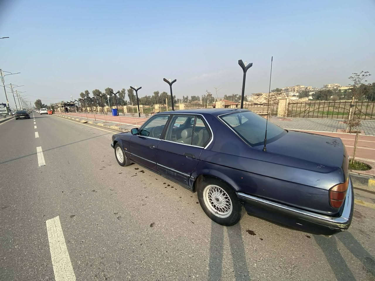 BMW 735اصل
موديل1990
مكينة وكير شرط
 سنوية جديدة 2031
طخم تاير جديد 
مصبوغة عام للجمالية 
بدون حادث 

السعر 50 وبيها مجال

للاستفسار
 ***********
***********
