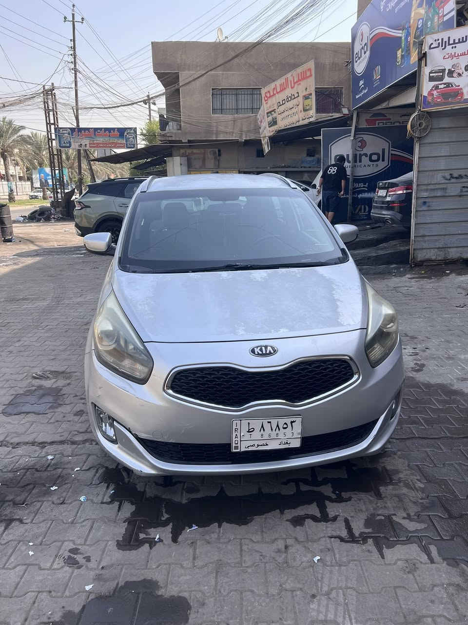 السلام عليكم 
كيا كارنز موديل 2014 خليجي بدون حادث 
ماشيه 121مواصفات عاديه مكينه وتبريد وصدر مكفولات 
محرك 2000 دوش 7 راكب مكاني بغداد القاهرة السعر 135 ورقه وبيه مجال للاستفسار ***********/*********** ملاحضه ( قماره وبنيد بيهن جراد ) تحياتي ..
