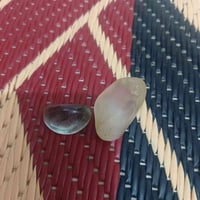 أحجار درّة • طبيعي • نادرة