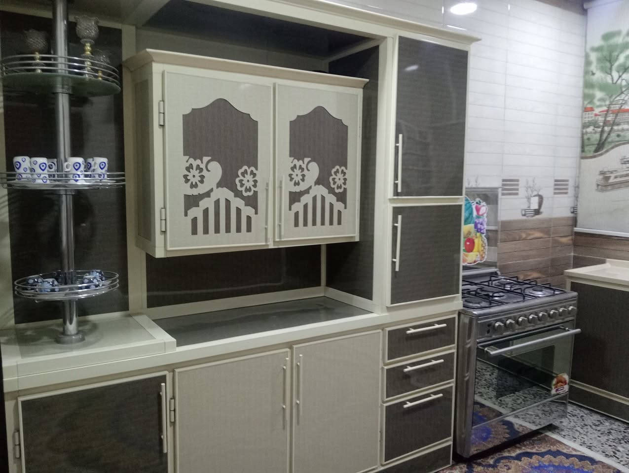 سلام عليكم كاونتر كامل وجيد كلش تفصال وطباخ بعده بلوك مال بيت يطالي مكاني مدينه الصدر قطاع 
2 شارع صيانه تصل وتدلل ***********
