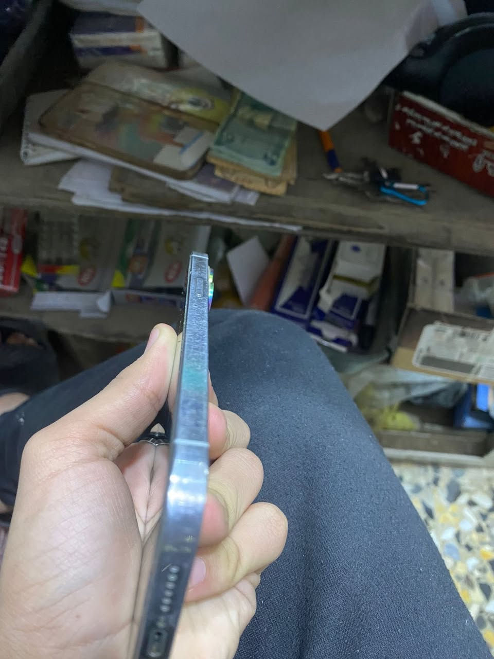 ايفون 12 برو ماكس بطاريه 80 مامشحون كلشي مامبدل بي نضيف الكسر بل عدسه مو بلكامره والفطور بل لزكه مو بشاشه نضيف عنواني بغداد تواصل *********** رايده مقابل سكنس جبلي مامفتوح
