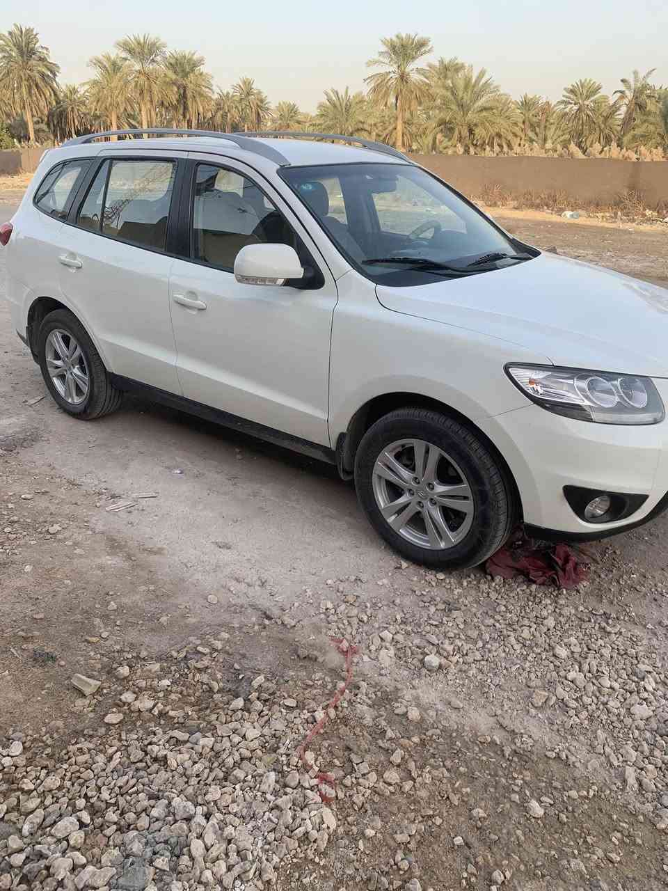 من رخصة لاادمن
 
 للبيع سنتافي 2012 خليجي سته سلندر 7 راكب تبريد 3 قطع 
رقم بغداد  بسمي السيارة 
عنوان بابل قظاء المحاويل
السعر 130 
***********
***********
