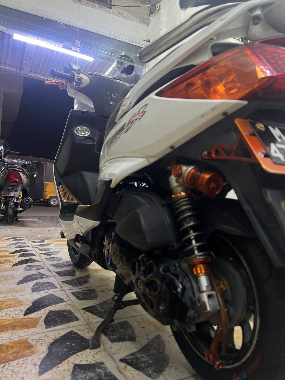 سكنس فحل للبيع فقط
الدراجه مزوده مشمشي تزويده جديد وخير من الله المكينه ٥٨
بلاديه ما مفتوحه ودرجه شوفت عينك ااسعر ١٥٠٠ بمليون ونص 
الرقم ***********  
العنوان الطوبجي حي السلام 
تحياتي المدير الكروب
