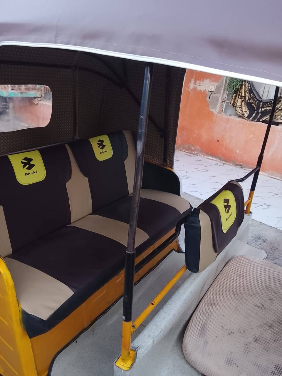 السلام عليكم تكتك جاهزه خير من الله السعر اربعه ملاين بيها مجال بصيط***********
