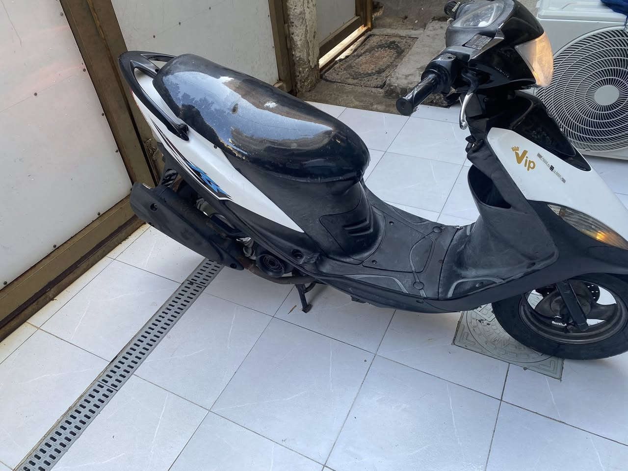 السلام عليكم دراجه ماكس البيع الدراجه جديده مال حاويه كلشي شغال بيهه العنوان البصره أبو الخصيب البهادريه السعر 850وبيهه مجال الرقم ***********
