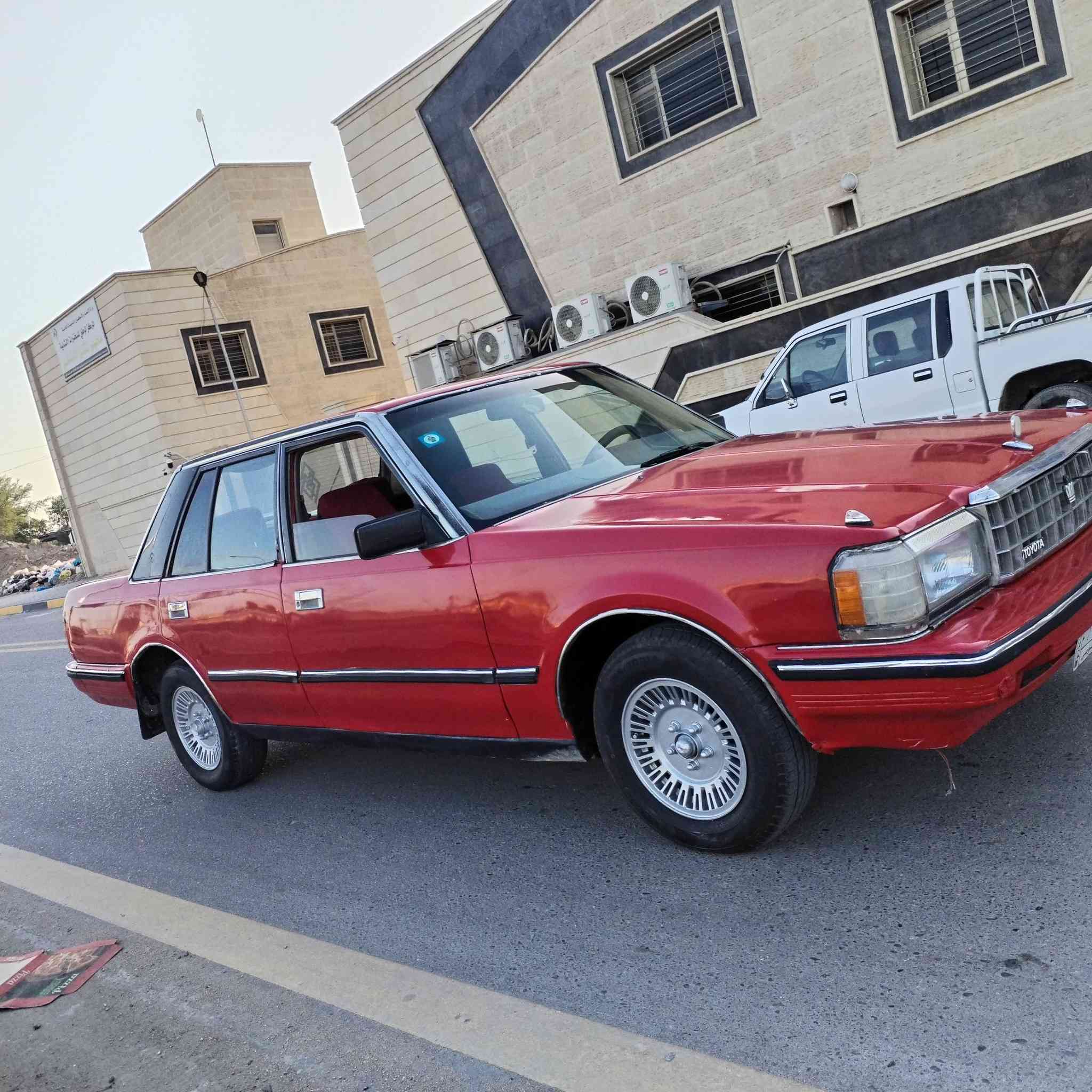 للبيع سوبر موديل ١٩٨٤ مكفوله مكينه وكير شرط تخم تاير جديد السياره جاهزه مابيه نقص رقم واسط انكليزي بسمي سنويه جديده السعر ٤٢ وبيه مجال بسيط مكاني السماوه المركز للاستفسار ***********
