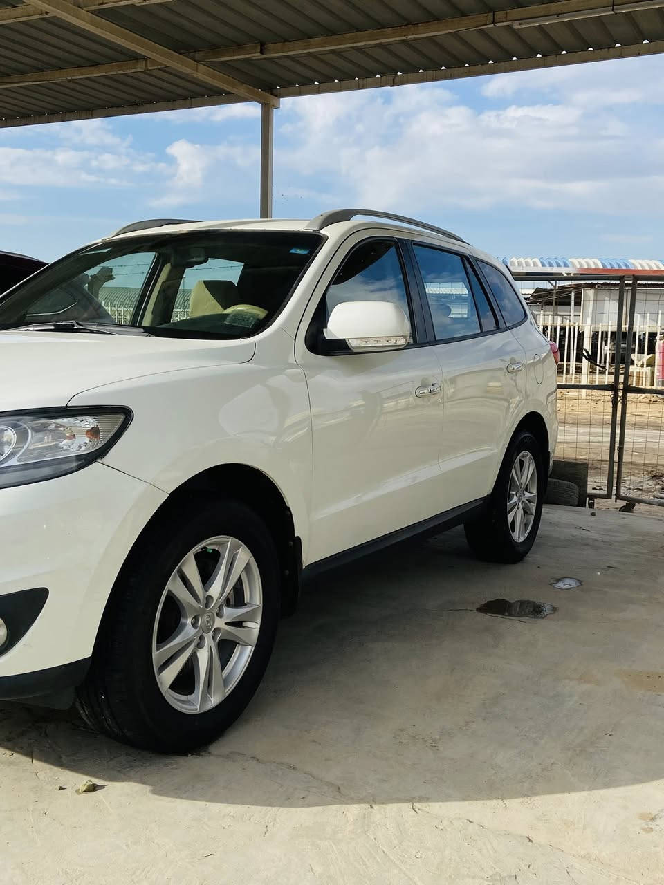 السلام عليكم ورحمه الله وبركاته

هونداي سنتافي مديل 2012وراد خليجي
المواصفات:سته سلندر مكينه 3500
فور ويل درايف 
ويل 18
تحكم جهيتين
لايت كهربائي
سبع راكب
تبريد 3 قطع
سياره جهازه من كل النواحي

الضرر:تبديل باب جنطه خلفه
وبيها باراد قليل 

سنويه جديده ورقم قادسيه باسمي

السعر:150 وبيها مجال قليل
لتواصل:***********
