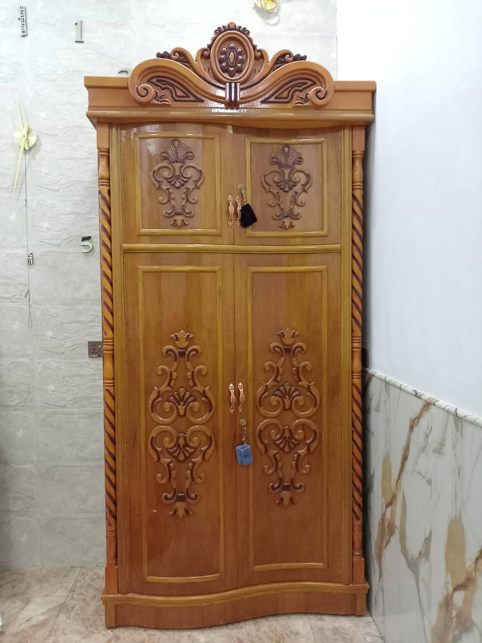 السلام عليكم ورحمة الله تعالى وبركاته /
غرفة للبيع مستعملة نظيفة ...
السعر وتوضيح التفاصيل مراسلة الصفحة ...


**إذا كنت صاحب هذا الإعلان وتريد حذفه لأي سبب، رجاءا أرسل رسالة إلى الدعم الفني**