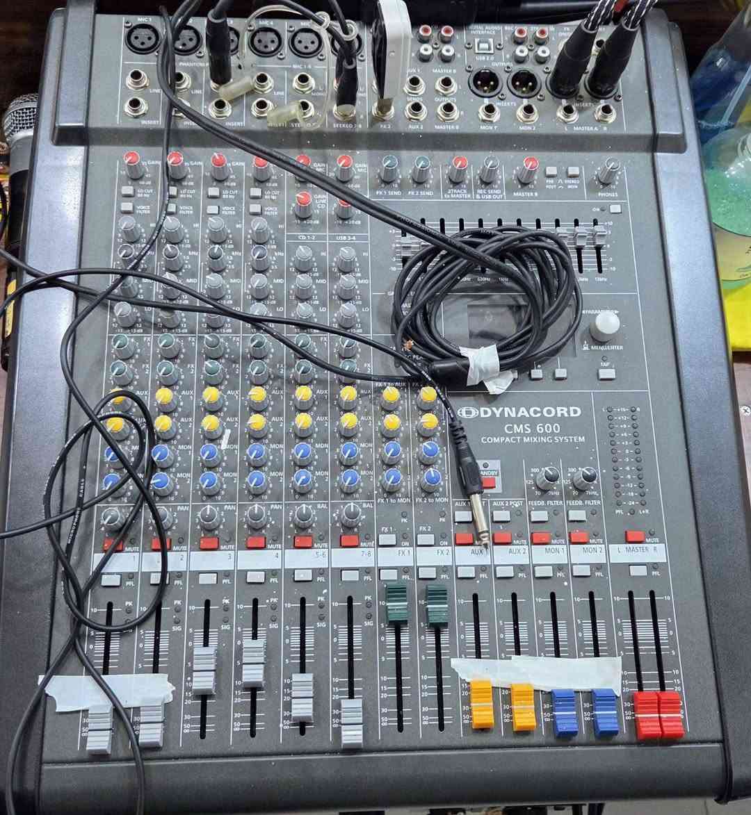 معدات صوت احترافية للبيع – Line Array + Dynacord CMS600 + معالجات RCF”


**إذا كنت صاحب هذا الإعلان وتريد حذفه لأي سبب، رجاءا أرسل رسالة إلى الدعم الفني**