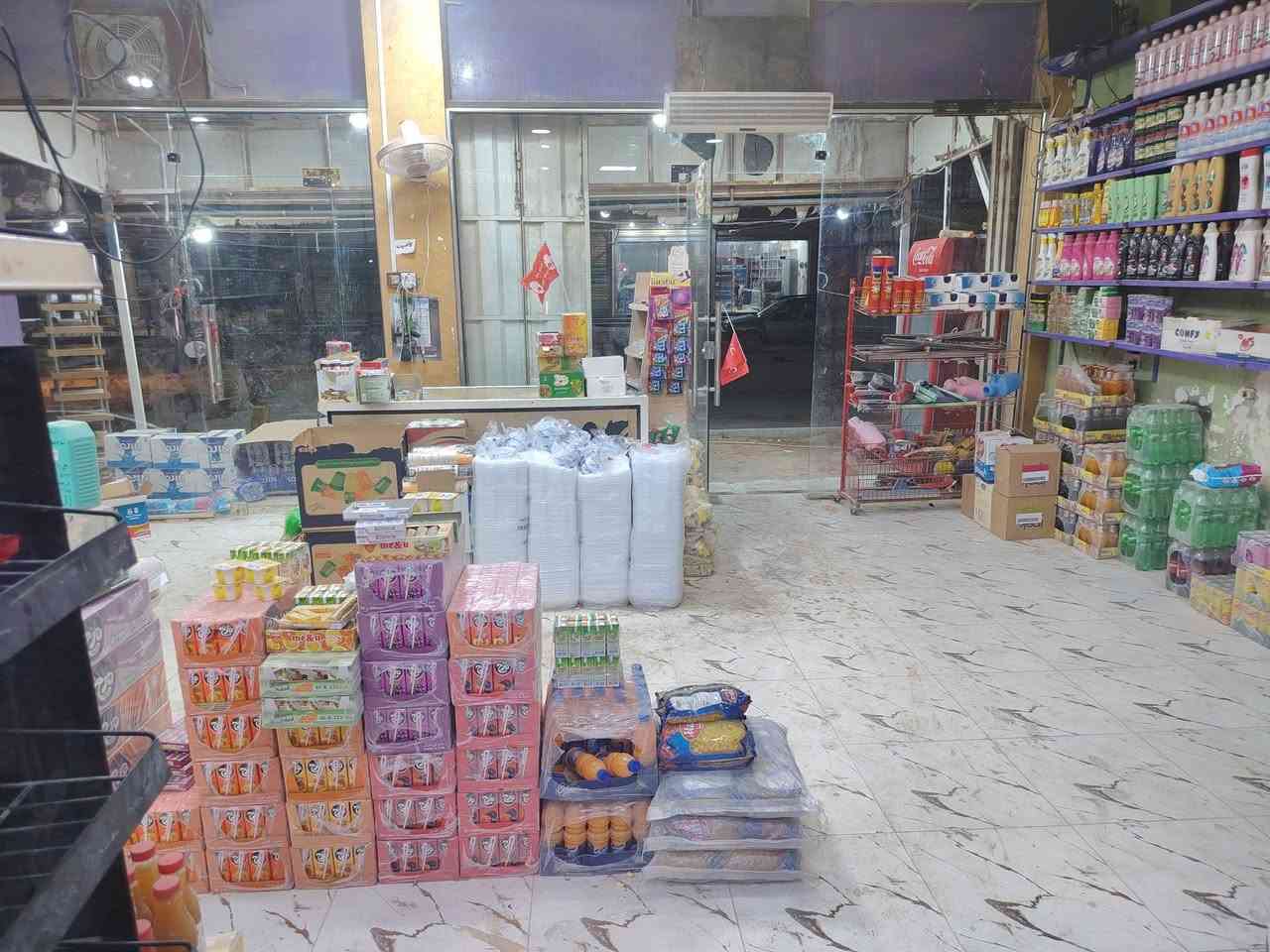 السلام عليكم ورحمة الله وبركاته
أسواق للبيع
الموقع حي العسكري مقابيل سيد بشير شارع معمل المرور
الأسواق بيها إيجار 6 أشهر باقي
تحتوي على 2 مجمدات مع 9 عوارض مع ثلاث سبالت المحل دخله خير من الله للاستفسار
***********
