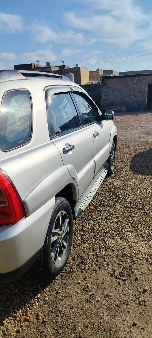 السلام عليكم للبيع سياره سبورتج خليجي موديل ٢٠٠٩ رقم كربلاء دولي محرك ٢٠٠٠ دوش السياره مكفوله محرك كير حداديه تخم تاير تبريد كهربائية كله شغاله السياره بيه قطعتين صبغ بدون داخل أثر جراد والباقي مكفول ماشيه ١٣٩ حقيقي السعر ١١٥ العنوان بابل الاستفسار ***********
