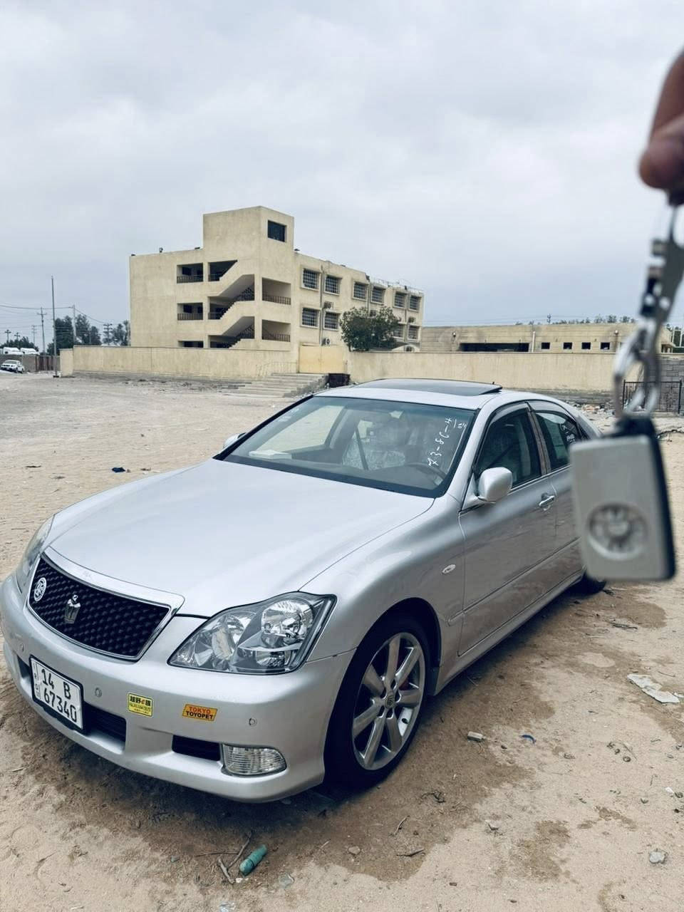 السلام عليكم شاهينه للبيع فقط رقم انكليزي جديد بصره مداور ثاني يوم بكل محافظات العراق وين يعجبك سنويه لسنة 2030
مواصفات موديل 2007 اصل بصمه  رصاصي غرفة جلد اسود 4كشنات كهرباء بالكارتون لا فطر ولا زلغ  فتحه سلايت  مكفوله كفاله عامه من الكص والضربه والصبغ والتبديل والفتح محرك  وكير كارتون
تخم تاير جديد مابيها نقص برغي 
تبريد امامي خلفي حساسات هواي مواصفات
مكاني بصره ***********
