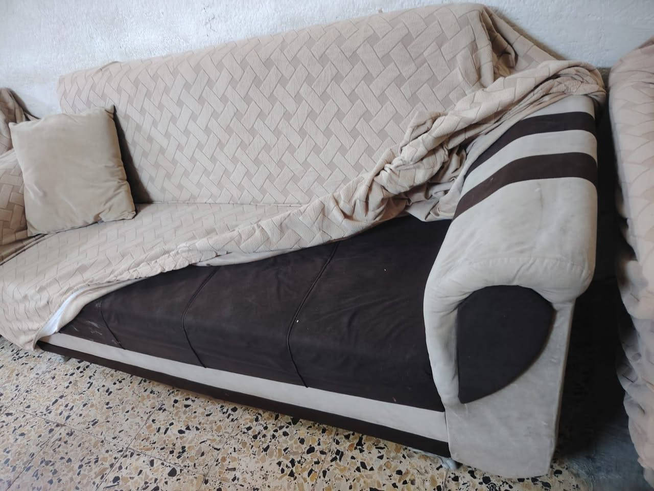 السلام عليكم أغراض للبيع
مكان محموديه اي استفسار خاص
والاسعار اجاوب بالتعليقات
تخم قنفات ١٤ مقعد بس ضرر
جربايه والصومايه خشب عراقي
ميز تلفزيون
مشر ملابس طابقين
كيبورد بالباكيت مامستعمل بدون ماووس
كيس ملاكمه نظيف
جزامات منفصله كل وحده وحد ٣ بس الصغير تحتاج مساند خشبات منا ومناالسلام عليكم
غساله للبيع باب اول اصلي
حجم ١٦ كيلو مصلحه بس مره كلشي مابيهه شغاله غسل وتجفيف مي حار وبارد شغال
لوكر حلاقه
مكان محموديه


**إذا كنت صاحب هذا الإعلان وتريد حذفه لأي سبب، رجاءا أرسل رسالة إلى الدعم الفني**
