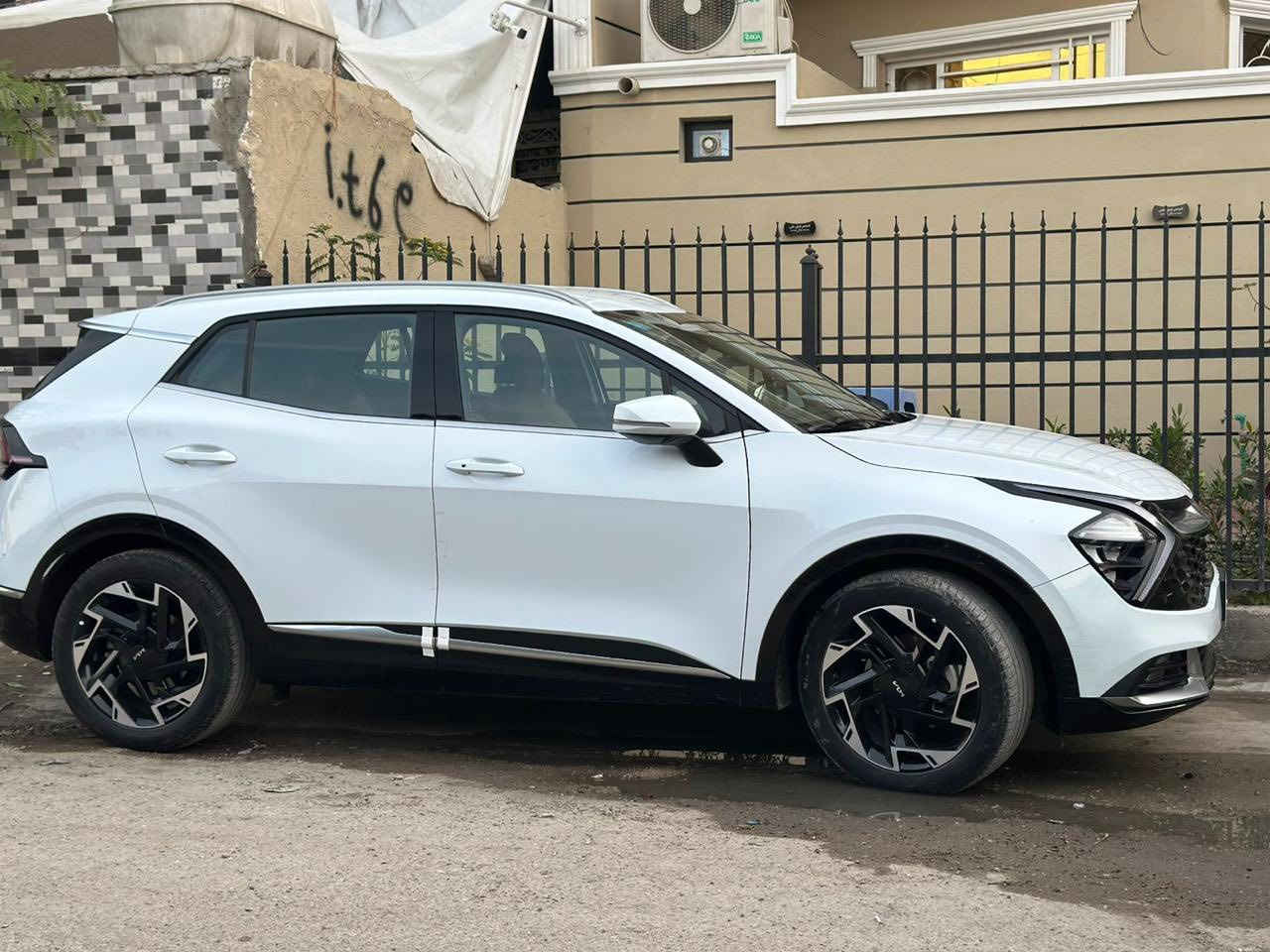 السلام عليكم سبورتج خليجي مديل ٢٣ رقم بغداد مكفولة ماشية ٢٣ المكان بغداد الشراي اتصال فقط ***********
