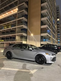 🚗 للبيع كامري 2018 LE وارد أمريكي ✔️ محرك 4 سلندر 2.5 لتر   ✔️ قير أوت...