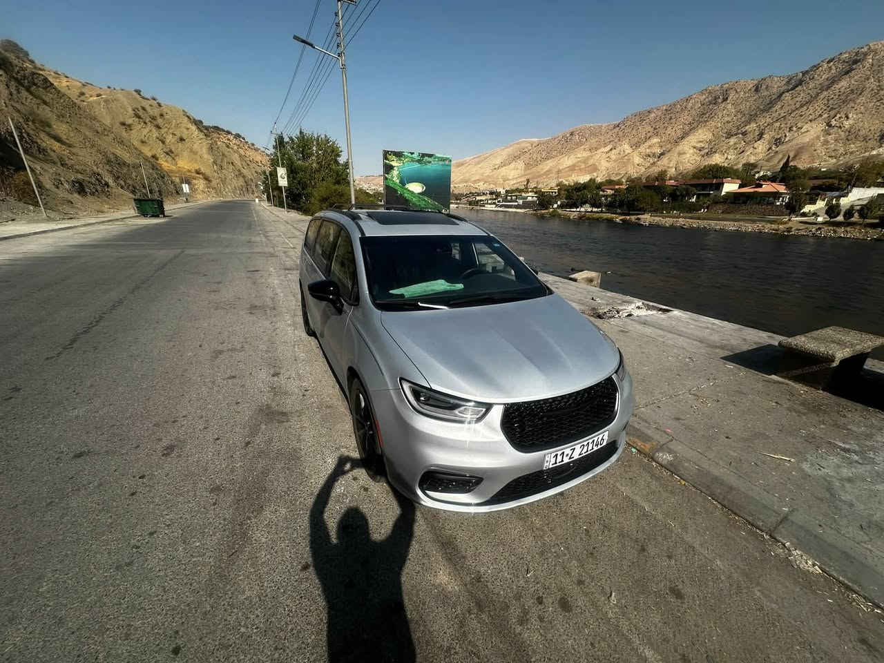 سلام عليكم عندي كرايزلر بسفيكة 2023

السيارة لمتد s فول مواصفات

محرك 3600 V بنتستار المعروف

السيارة ماشية 11 الف ميل فقط

1 بنراما فتحتين 

2 قيادة ذاتية

3 بريك اوتو 

4 حساس زدحام

5كشنات كهربائية جلد تدفئة + تبريد + خزن ميوري + الكل بلع يدخلن جوة ماعدة السايق والصدر 

6 ستيرن فول تحكمات + تدفئة 

7 مرايات شفط +دادار جانبي + لداسفل المراية +نقاط عمياء +قلاب عل جوة من ترجع بك 

8 صندوك كهربائي +شفط + فتح ذاتي عندتمرير القدم 

9بيبان سلايدات كهربائية وفتح بلبصمة 

10 خمس بصمالة

 11 رادار امامي وحساسات جانبية وحساسات خلفية

السيارة دخلت تخريب جام مكسر والتنتة مبيوكة

 بيهة خسفة بدايت القمارة اثر ضربة بوري ساحبيهة وصابغيهة لا ايرباك ولا بيهة قطعة مبدلة سيارة جديدة بمعنة الكلمة تجي وشوف بعينك 

***********
