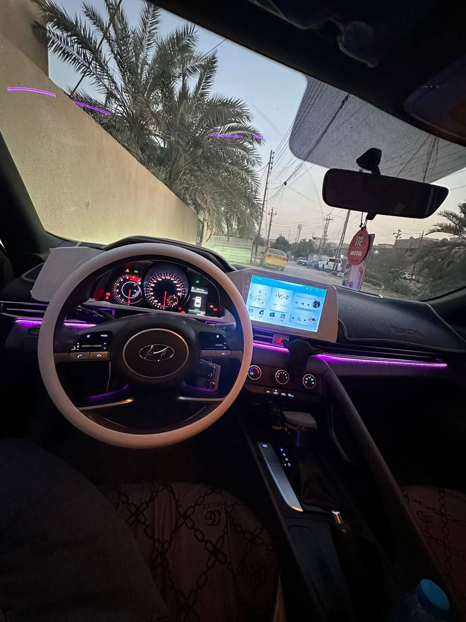 السلام عليكم ورحمة الله وبركاته النترا للبيع موديل 2021خليجي نص فول السياره خير من الله السياره جاملغ وباب صبغ اثر دحجه وبارد قليل وتعال وشوف بعينك تبريد تخم تاير صدر حداديه گير محرك كلها جاهزه مال جناي السياره رقم بغداد اقصاد السياره استقطاع مباشر وكاله ثاني يوم بعد9اشهر تصير حره
موصفات …..
3.اشاير بل مري 
4.تحكم ستيرن جهتين
5.ويل خليجي
6.لد خلفي 
7. تبريد قطعتين 
9. ⁠نظام ايكو وسبورت ونورمل
10. شاشة
11. كامره
12. محرك 2000 دوش مامفتوح
السياره مرتبه ماشيه 111
السعر145وبيها مجال لشراي قليل مجالهه
مكان السياره بصره القديمه خلف جامع الكبير
رقم الهاتف ***********
