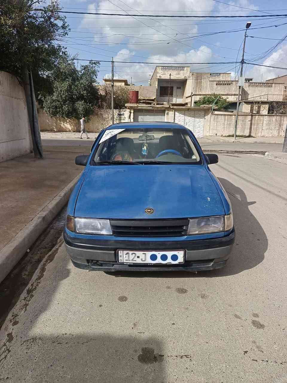 السلام عليكم عندي سياره فكتره للبيع موديل 1991 حجم 16 شرط تحويل نضيفه السعر 38 للتفاصيل أكثر اتصال ع رقم الهاتف *********** .
