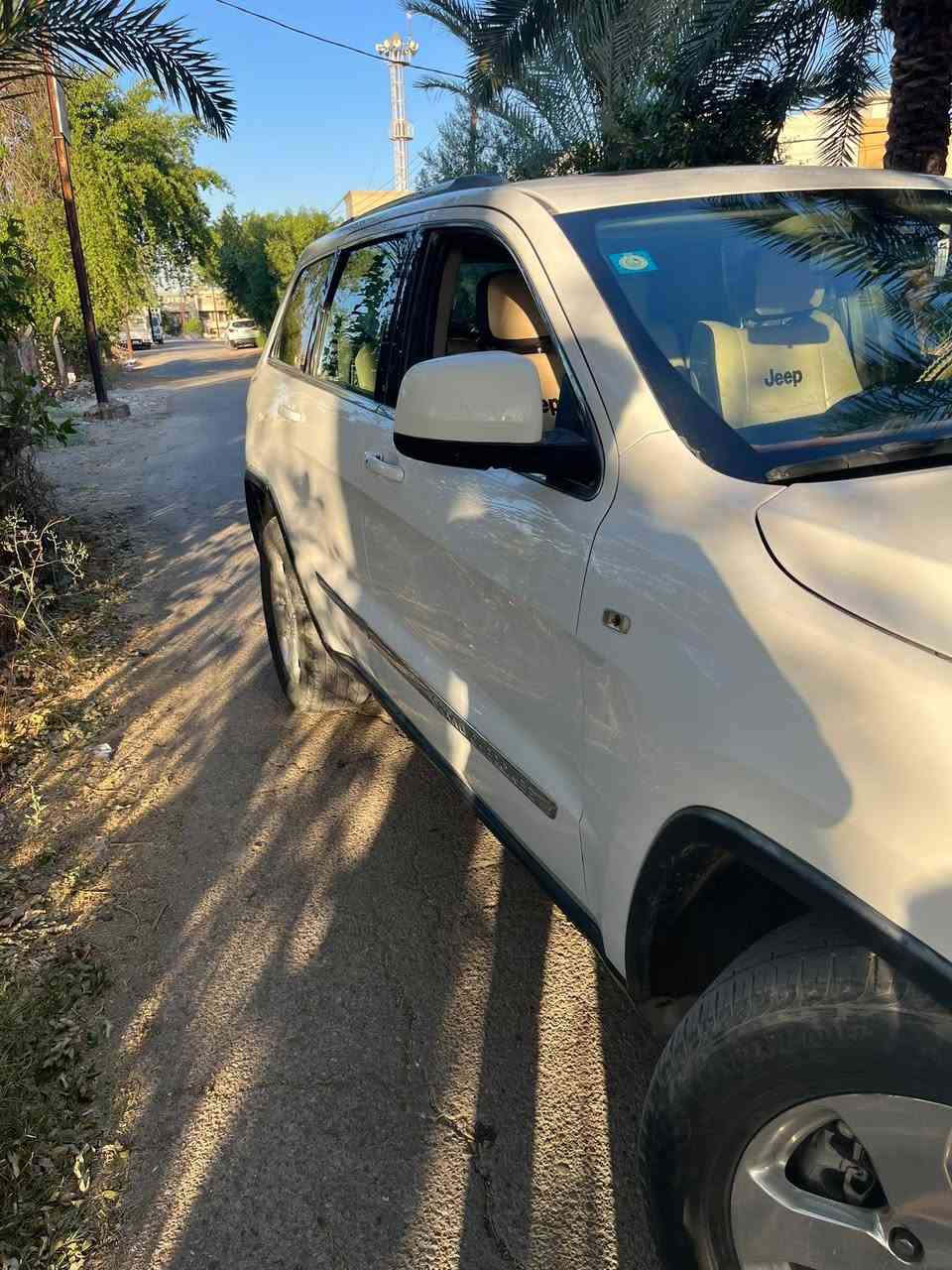 للبيع
جيب شيروكي 4x4 (Laredo) 2013
خليجي كلين بدون حادث 
محرك 3.6 (6سلندر)
داخلها جلد لون بيجي 
فتحة سقف بانوراما 
حجم الشاشة: 6.5 إنج قلاب
حساسات ضغط تايرات 
4 وضعيات قياده 
رقمها بغداد خصوصي تحويل ثاني يوم
مكانها بغداد الدوره (الاثوريين) 
السعر 17،300$ 
يعني 173 ورقه وبيها مجال بسيط 
للاستفسار :***********
