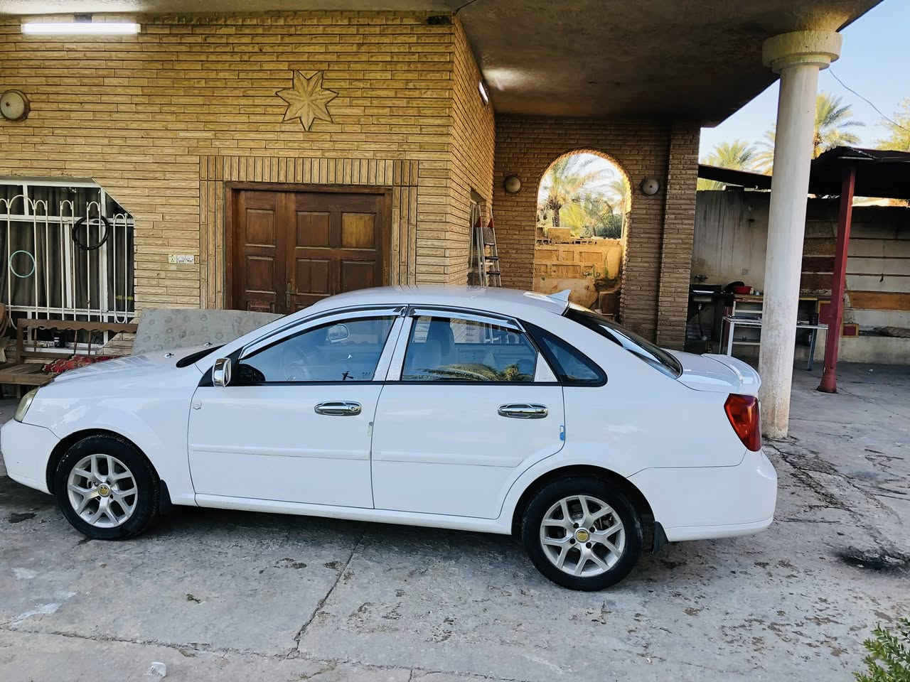 السلام عليكم
اوبترا للبيع 
السياره نضيفه مال بيت 
بيه جاملغ الايمن والايسر مصبوغ بدون دواخل 
السياره جاهزه 
مكينه كير كفاله 
تبريد وتفئه شغاله كهربائية كله شغاله 
السعر ٧٨ وبيه مجال 
مكان السياره ديالى بعقوبه الحديد 
اللاستفسار الرقم ***********
