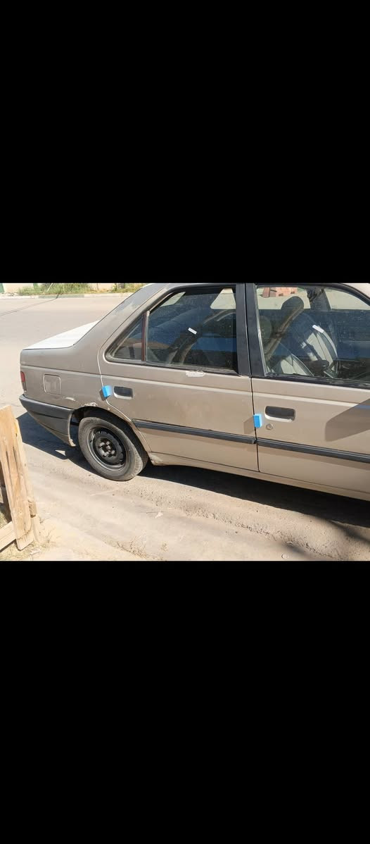 بيجو روى للبيع 2009
السياره مكينه نضيفه كشر نضيف 
كير نضيف كهربائيات شغاله داخل نضيف تبريد شغال فقط غاز يرادله 
تخم تاير جديد وصدر جديد 
السياره  كدامك تجي تشوفه وتقتنع بيه
سنويه تنتهي ب2027 شهر 7
سعر 29 ورقه وبيه مجال حك الجيه 
المكان بغداد الحسينيه 
***********
