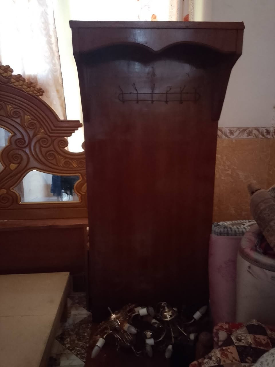 جربابه وملحقاته وزاويه وميز للبيع السعر 250مكاني كوت زين القوس ***********
